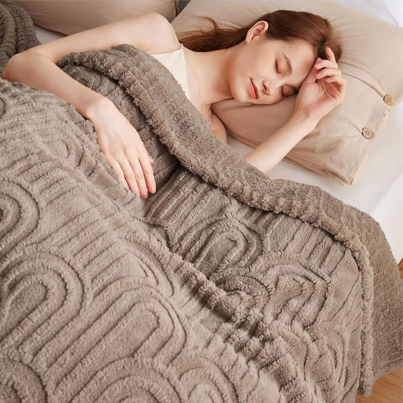 Bedsure Gentlesoft Fleece Blanket for Bed - Distinctive Arches,Super Soft & Cozy, Fluffy Blankets for Women & Girls, Ideal for Sofa & Couch, Boho Charmartfully Embossed Pattern Adds Amodern Flair to Your Cozy Decor,All-Season