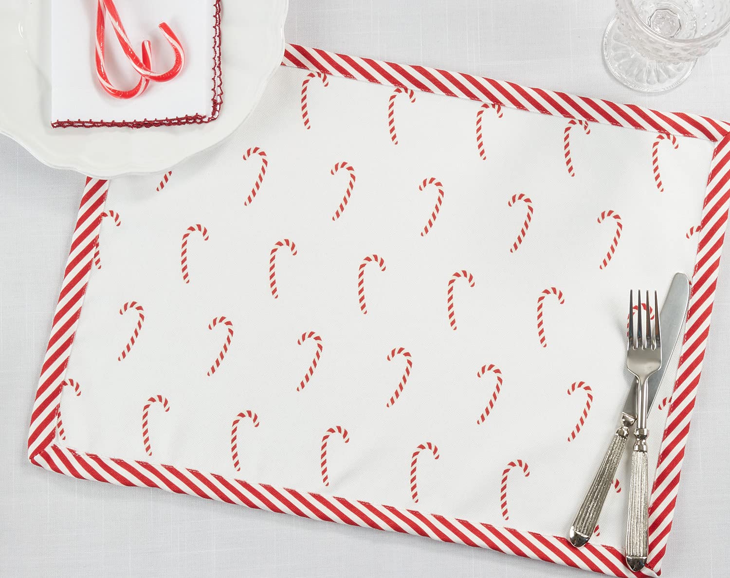 Fennco Styles Bonbon Collection Holiday Candy Cane Design Table Runner – Red Table Cover for Christmas Dinner, Family Gathering, Special Events and Home Décor