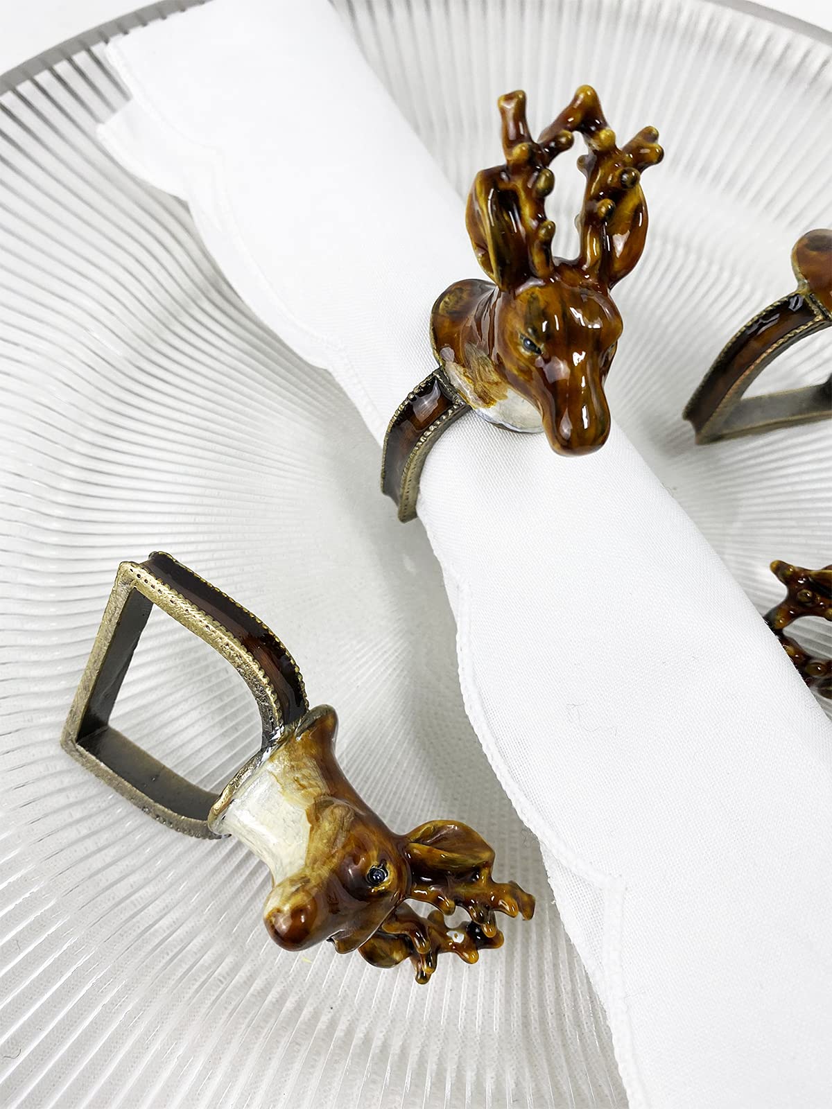 Fennco Styles Vintage Enameled Reindeer Brass Napkin Rings, Set of 4 - Bronze Metal Napkin Holders for Home, Dining Table, Christmas Décor, Holiday, Family Gathering and Special Occasion