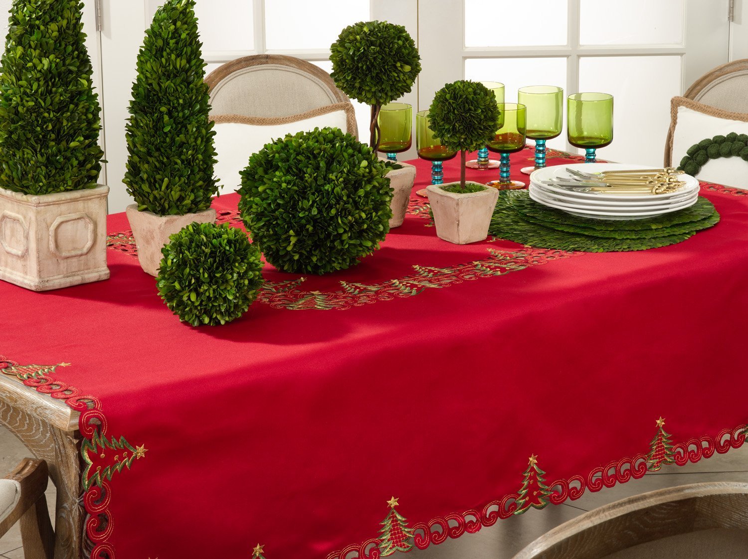 Fennco Styles Pandora Collection Holiday Christmas Tree Table Linens