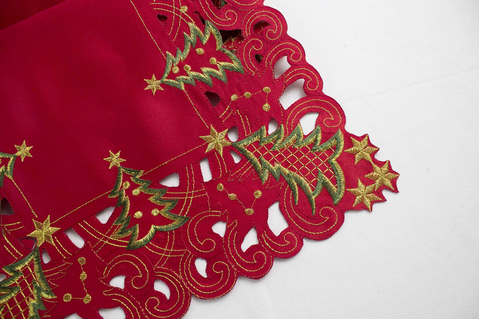 Fennco Styles Pandora Collection Holiday Christmas Tree Table Linens