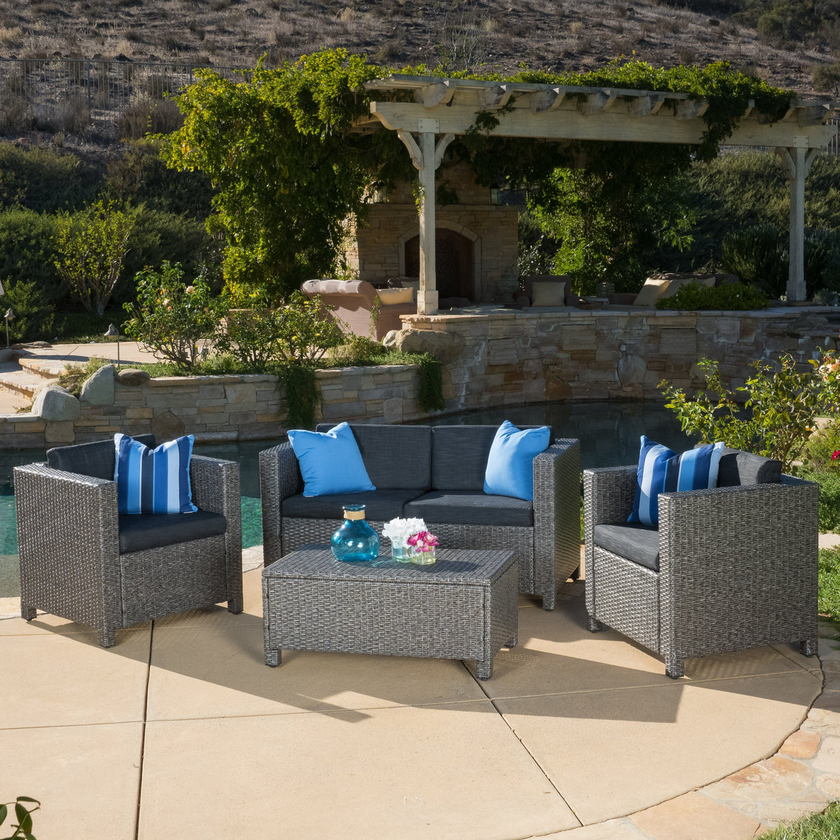 Puerta 4-Piece Outdoor Wicker Sofa Set
