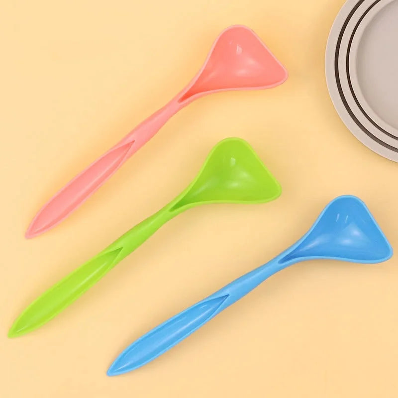 2PCS Reusable Airtight, Silicone Pet Food Can Cover with Spoon | Dog and Cat Food Storage