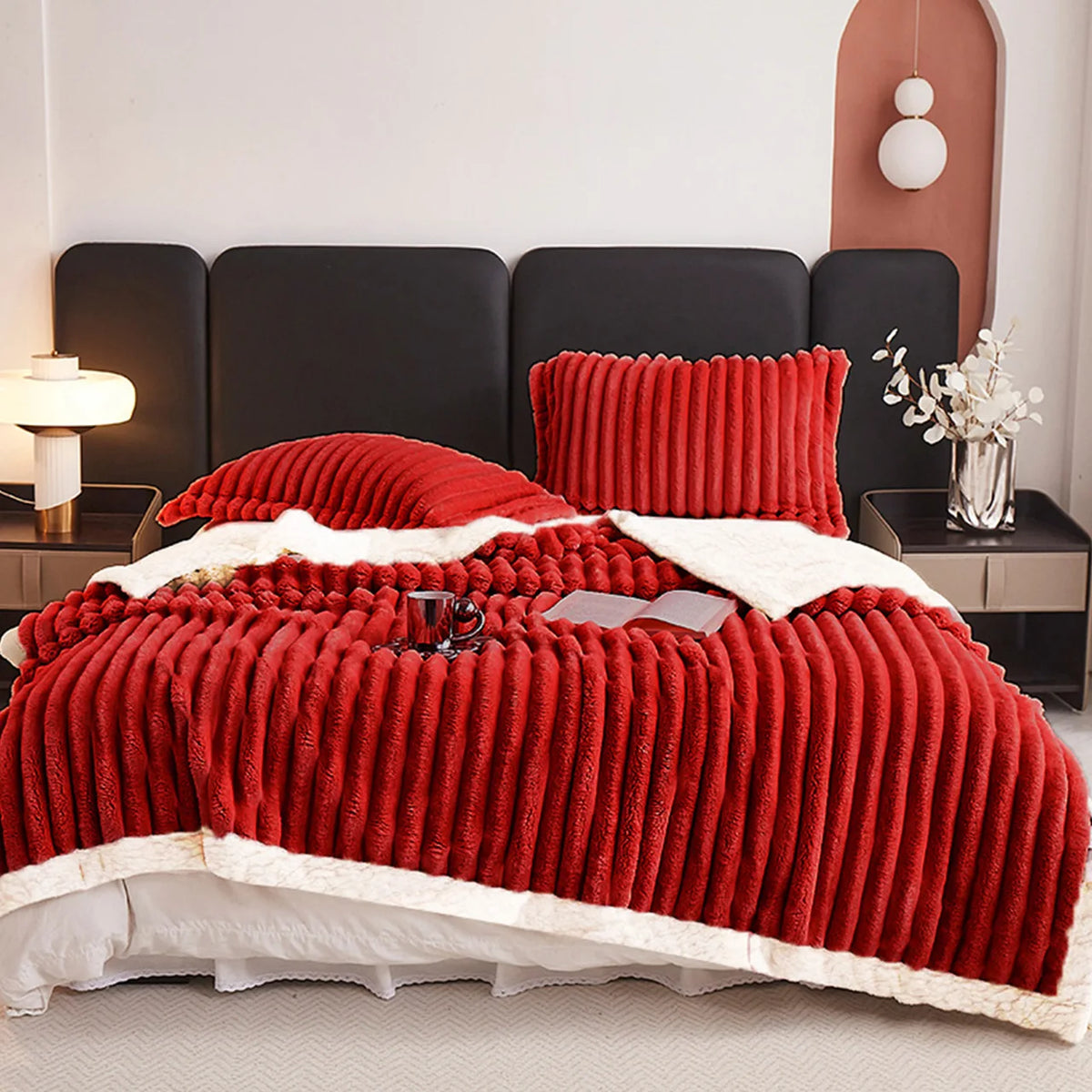8Lb Weighted Fleece Blanket With Faux Sherpa Trim