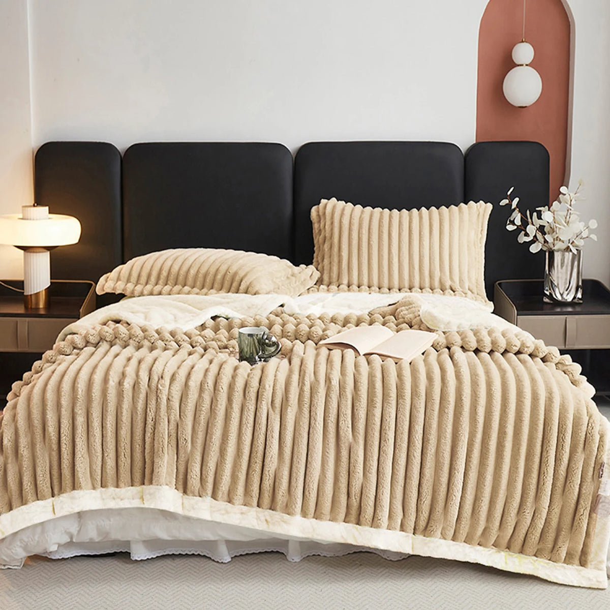 8Lb Weighted Fleece Blanket With Faux Sherpa Trim