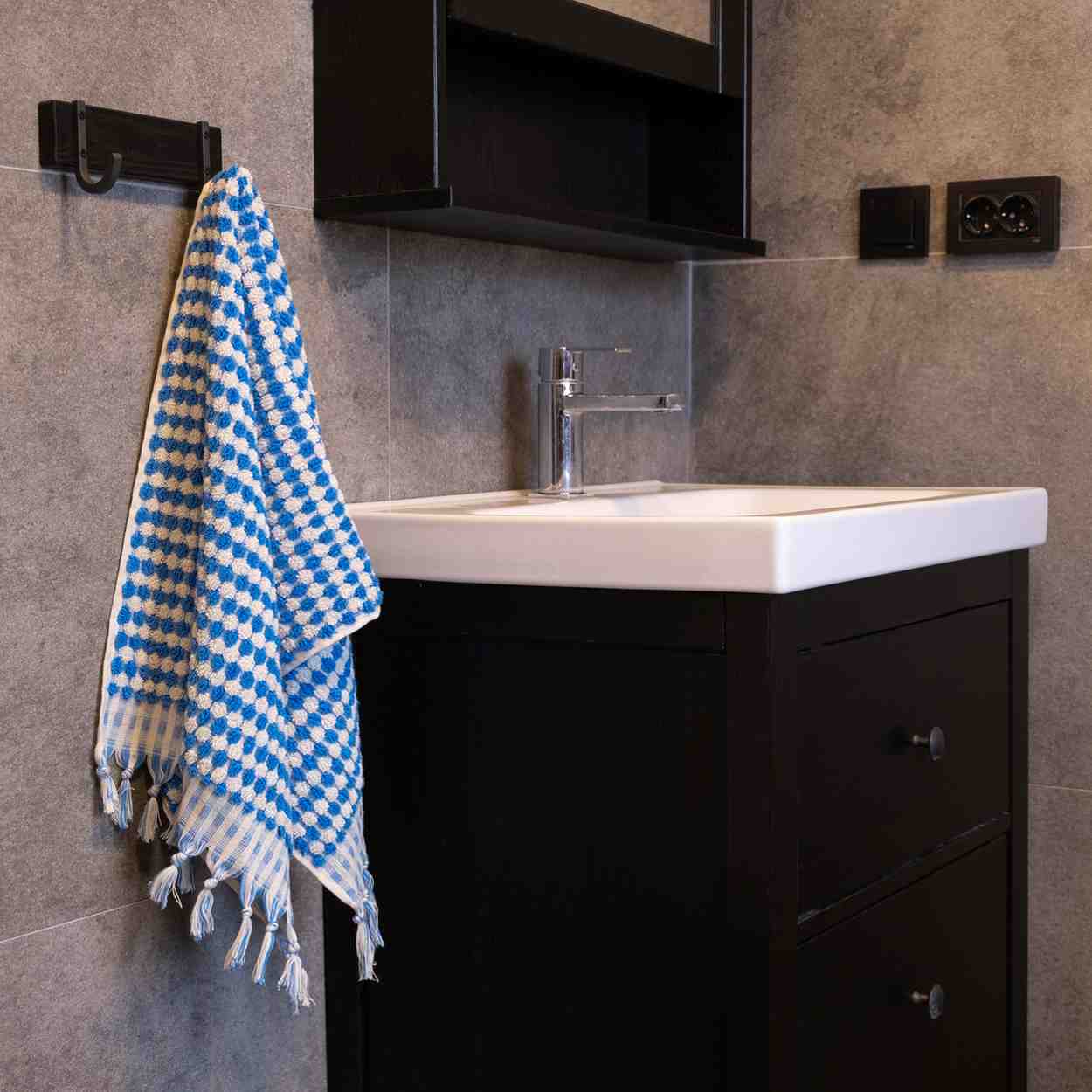 Turkish Cotton Pom Pom Hand Towel