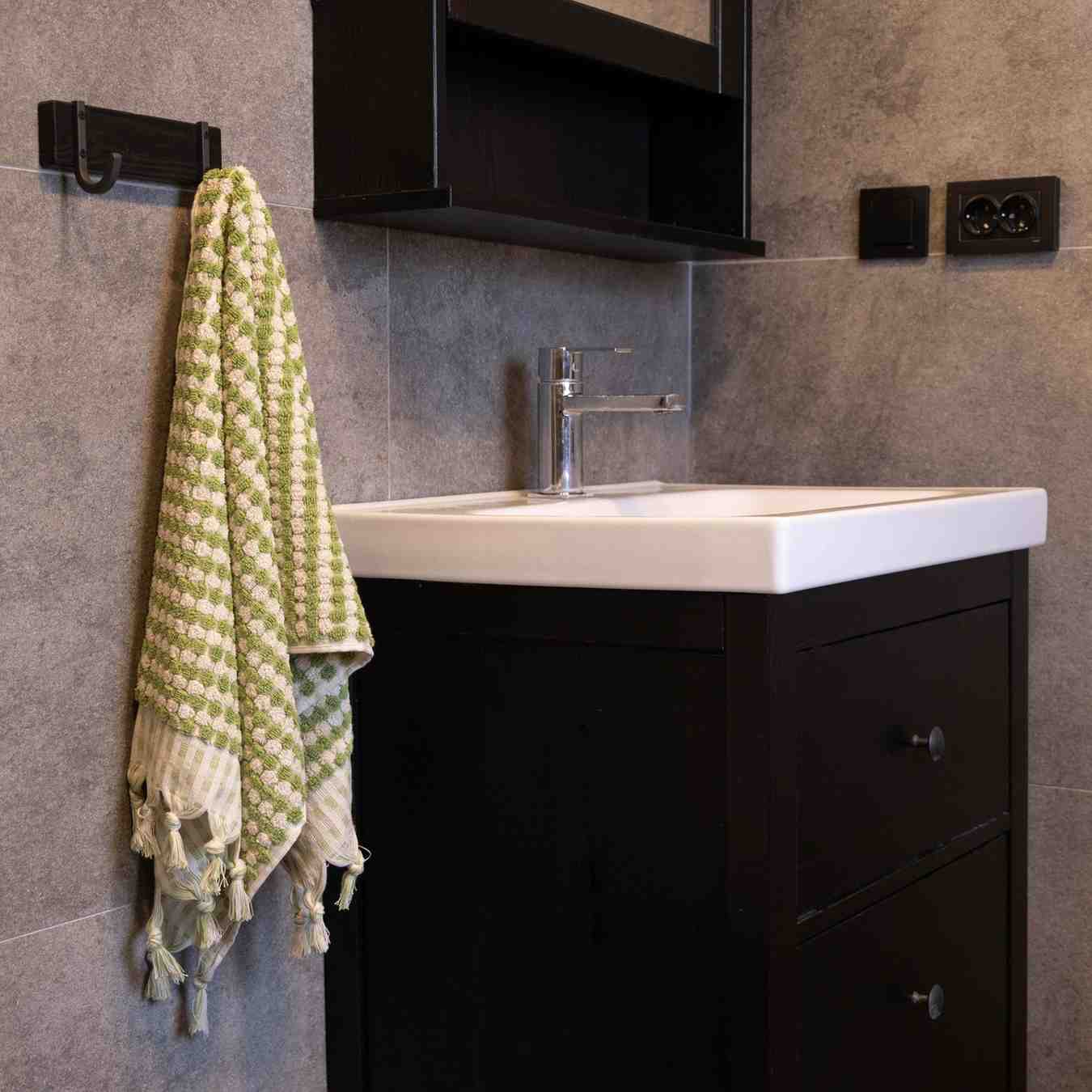 Turkish Cotton Pom Pom Hand Towel