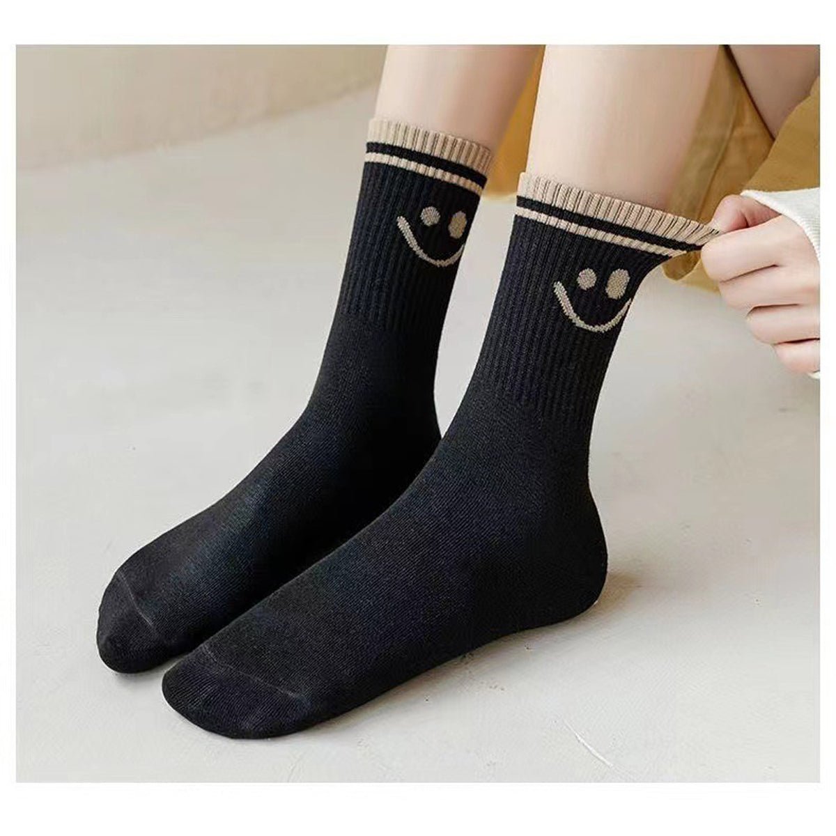 5 Pairs Smiley Face Crew Socks Gift Set–  for Women
